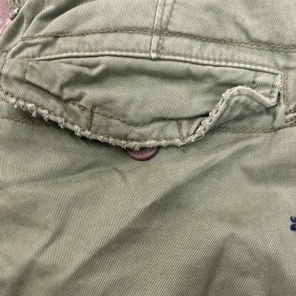 Abercrombie & Fitch vintage y2k Green Shorts with Moose Embroidery - Picture 9 of 9